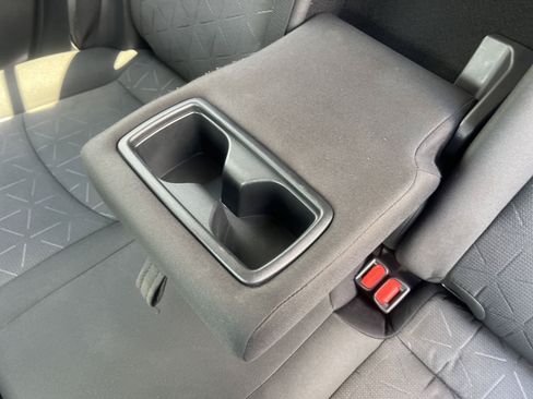 Used 2020 Toyota RAV4 XLE FWD image 19