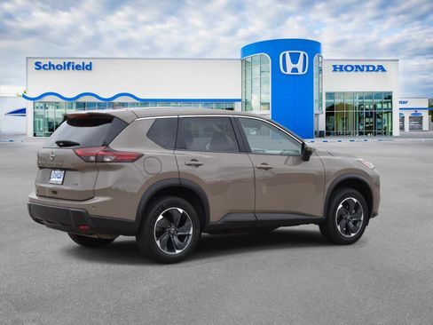 Used 2025 Nissan Rogue SV AWD/4WD image 3
