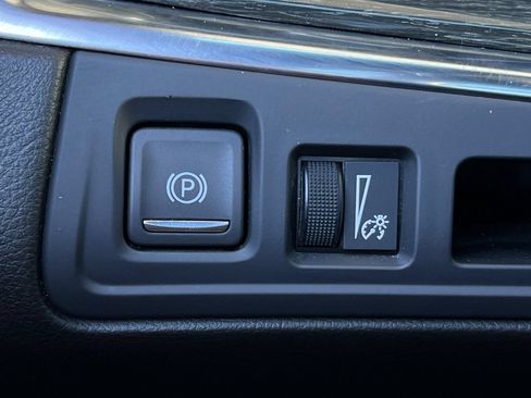Used 2021 Cadillac XT5 Premium Luxury FWD image 42