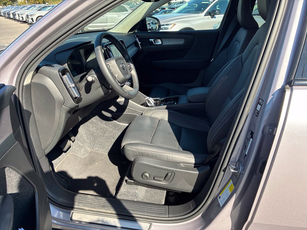 Certified 2026 Volvo XC40 B5 Plus w/ Climate Package AWD/4WD image 3
