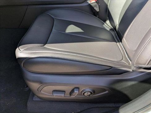 New 2025 Jeep Grand Cherokee L Limited w/ Luxury Tech Group II image 4