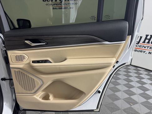 Used 2021 Jeep Grand Cherokee L Limited RWD image 34