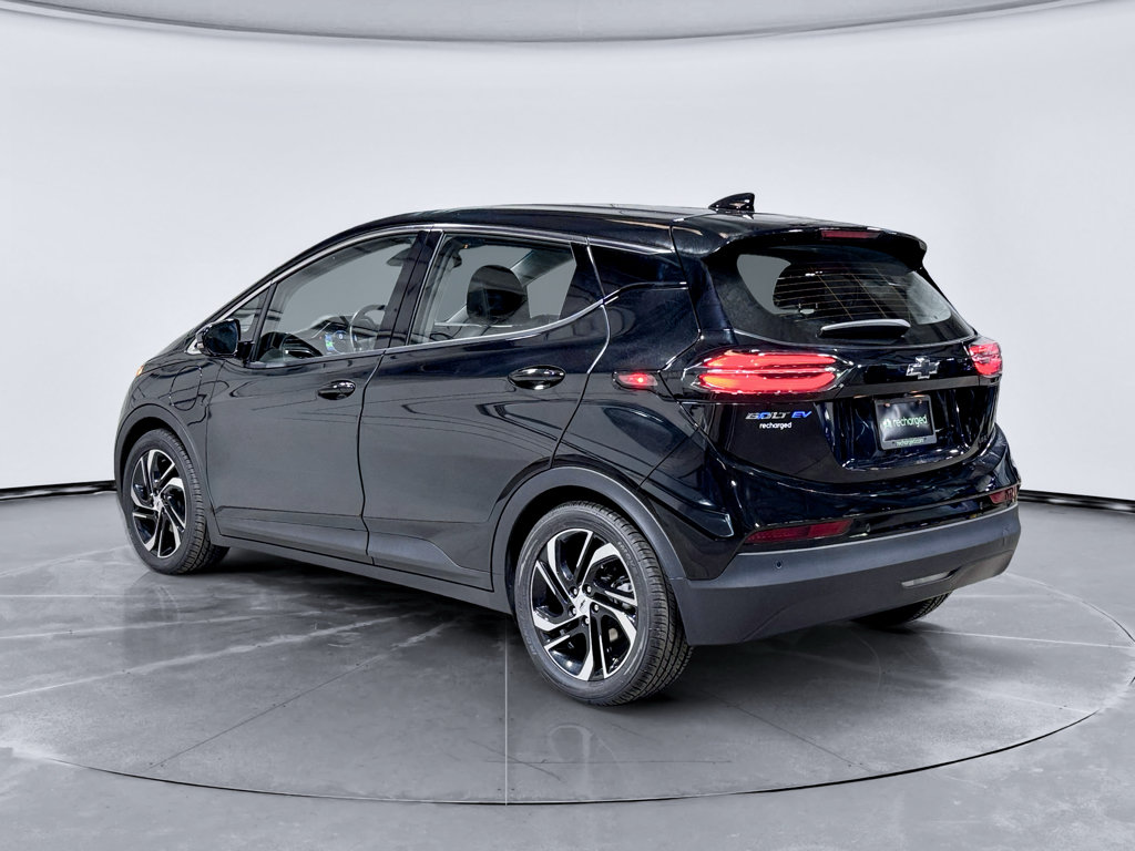 Used 2023 Chevrolet Bolt LT w/ Infotainment Package FWD image 2
