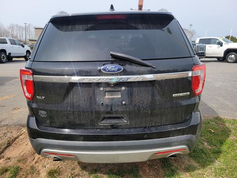 Used 2016 Ford Explorer XLT w/ Equipment Group 202A image 6