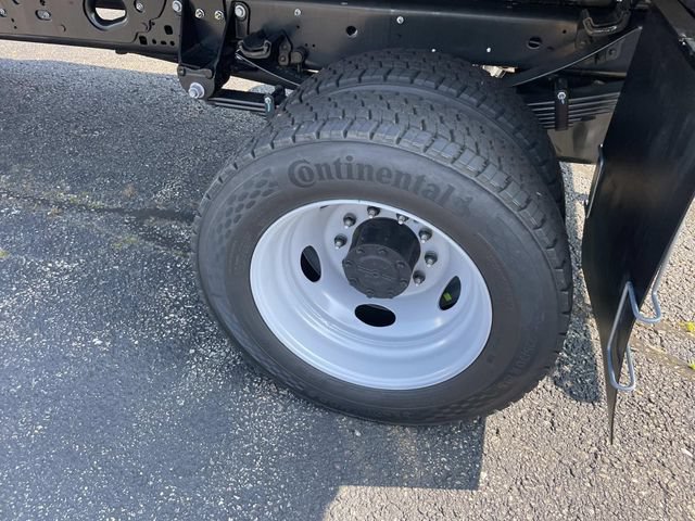 New 2026 Ford F550 4x4 Regular Cab Super Duty image 4