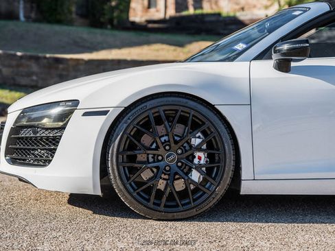 Used 2015 Audi R8 V8 w/ Full Leather Package image 72