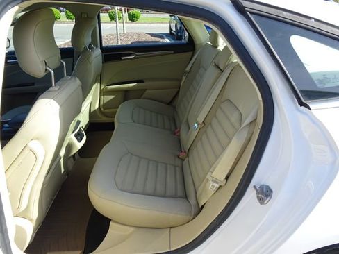 Used 2015 Ford Fusion SE image 14