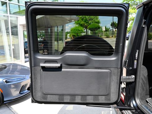 Used 2025 Mercedes-Benz G 550 image 41