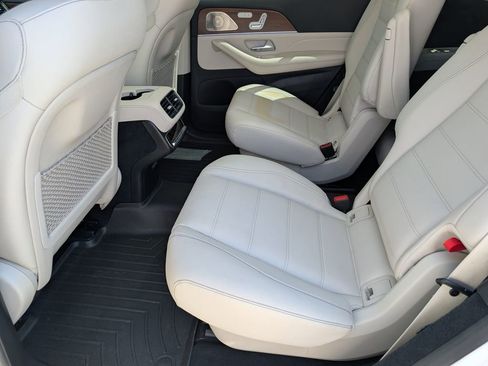 Used 2022 Mercedes-Benz GLS 450 4MATIC image 14