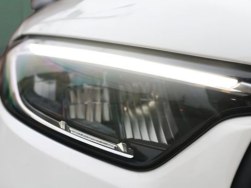 Used 2025 Mercedes-Benz GLC 43 AMG 4MATIC image 37