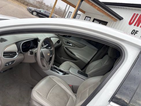 Used 2022 Chevrolet Malibu LS image 17