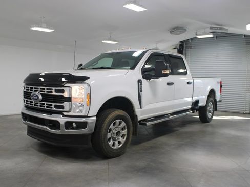 Used 2024 Ford F250 XLT w/ 360-Degree Camera Package AWD/4WD image 4