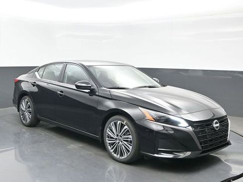 New 2026 Nissan Altima 2.5 SV w/ SV Premium Package FWD image 8