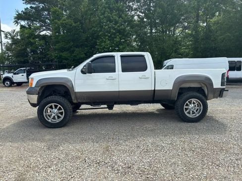Used 2011 GMC Sierra 2500 SLE w/ SLE Preferred Package AWD/4WD image 5