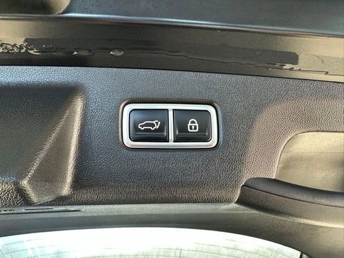 Used 2023 Kia Sorento EX image 24