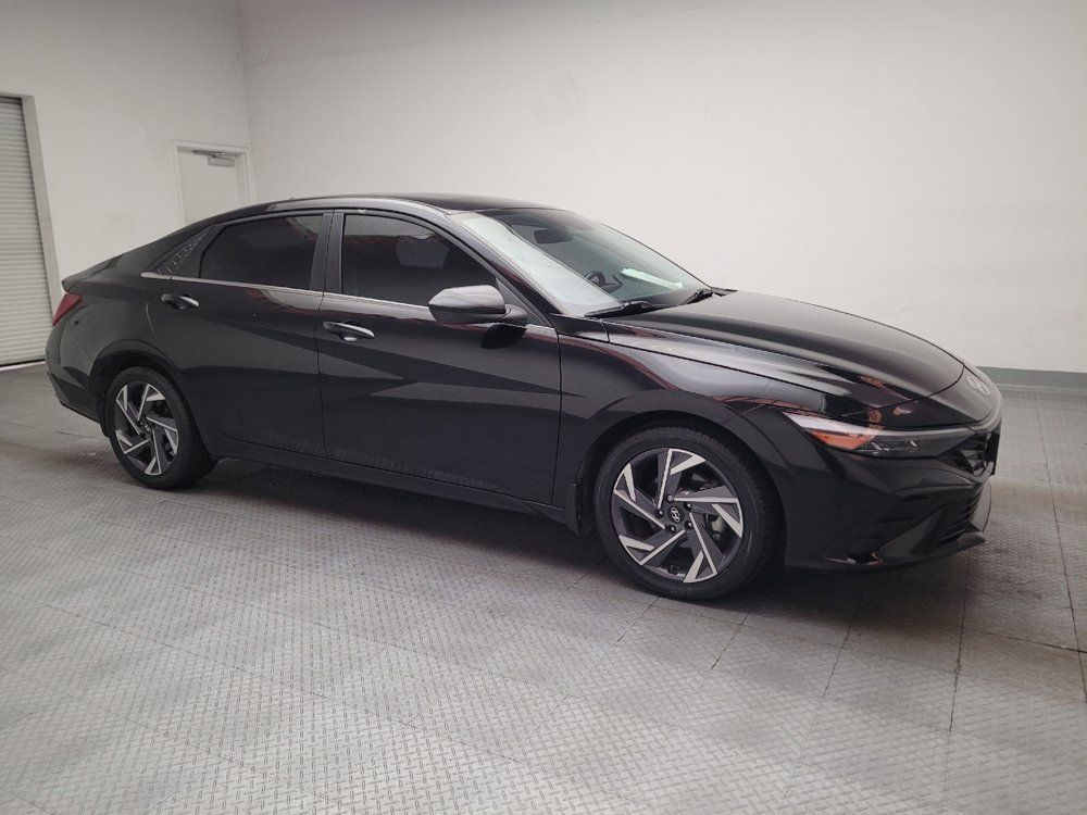 Used 2025 Hyundai Elantra SEL FWD image 11
