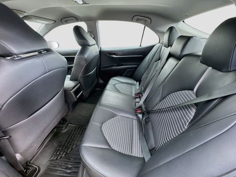 Used 2019 Toyota Camry SE FWD image 15