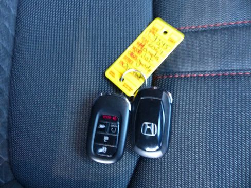 Used 2024 Honda Pilot Sport image 43