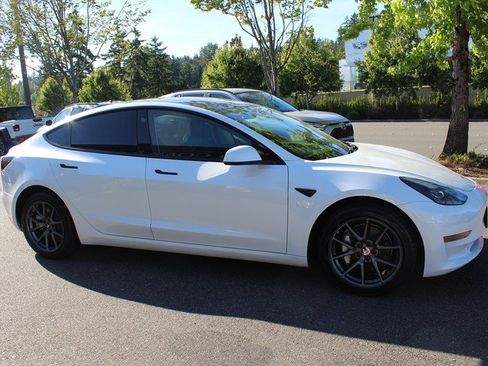 Used 2023 Tesla Model 3 Standard Range RWD image 6