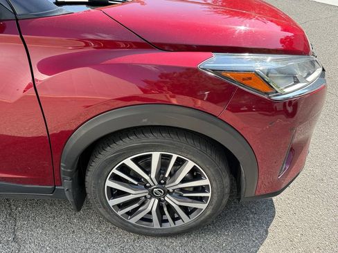 Used 2021 Nissan Kicks SV FWD image 9