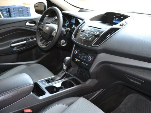 Used 2017 Ford Escape SE image 24