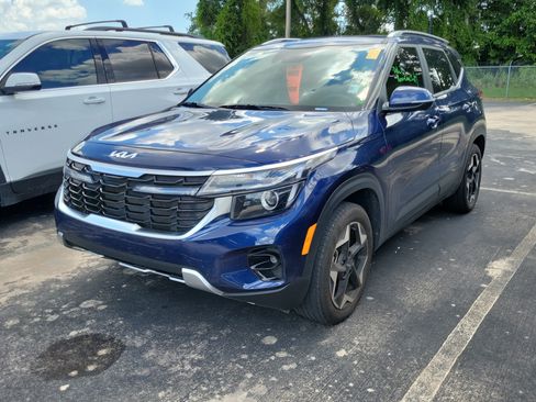 Used 2025 Kia Seltos EX w/ EX Sunroof Package FWD image 3