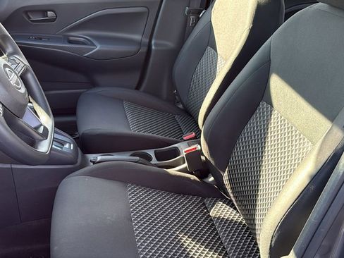 Used 2023 Nissan Versa S w/ Trunk Package image 9