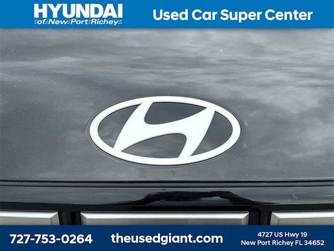 New 2025 Hyundai Santa Fe SE image 12