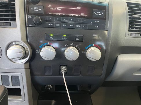 Used 2010 Toyota Tundra 4x4 Double Cab image 11