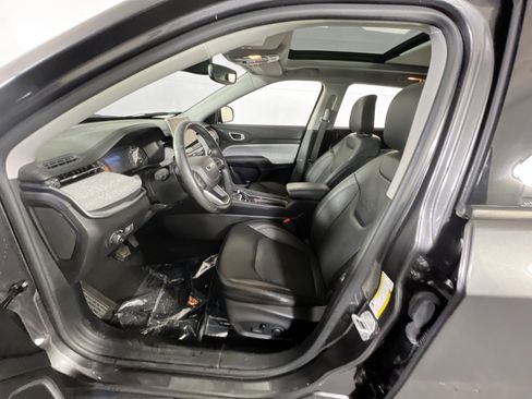 Used 2022 Jeep Compass Latitude w/ Sun and Sound Group image 19