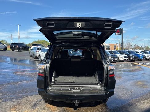 Used 2022 Toyota 4Runner SR5 image 8