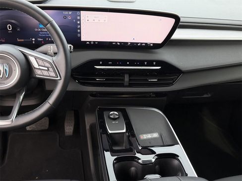Certified 2025 Buick Enclave Preferred image 17