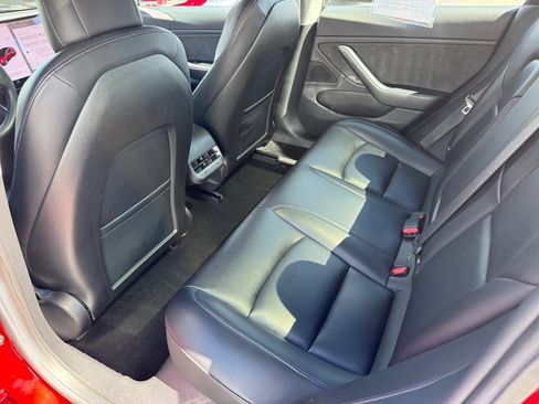 Used 2018 Tesla Model 3 image 22