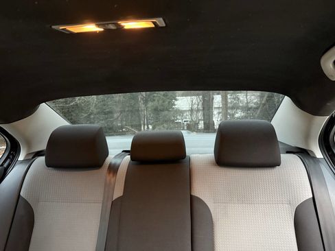 Used 2017 Volkswagen Jetta S image 14