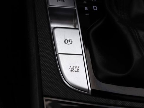 Used 2024 Hyundai Elantra Limited image 45