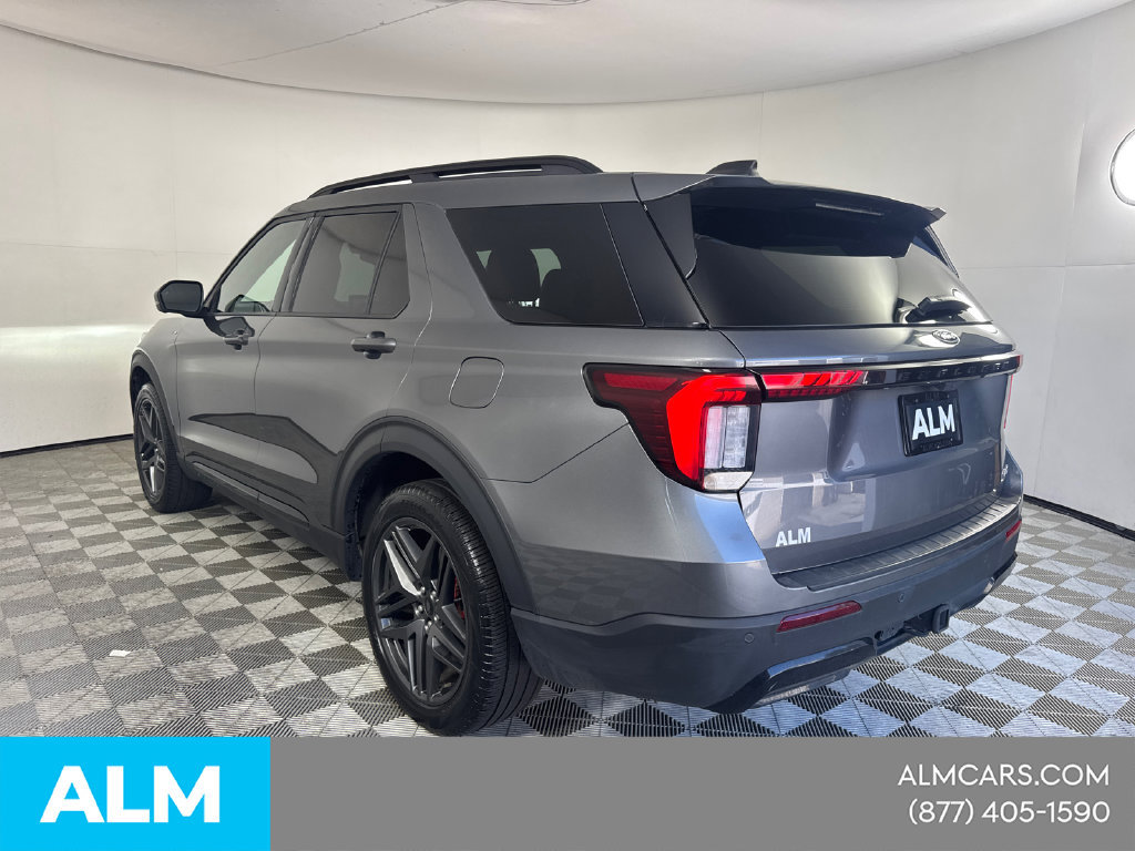 Used 2025 Ford Explorer ST-Line w/ ST-Line Street Pack AWD/4WD image 9