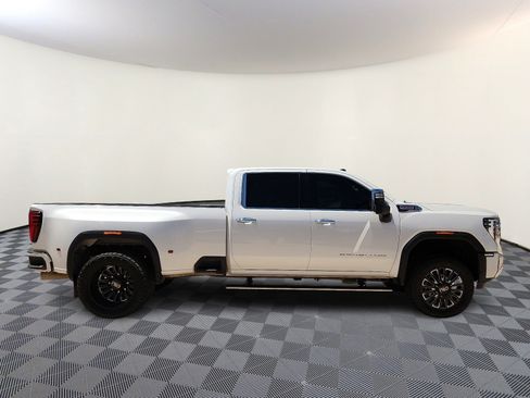 Used 2024 GMC Sierra 3500 Denali w/ Denali Reserve Package AWD/4WD image 5