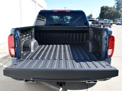 New 2026 GMC Sierra 1500 Elevation w/ LPO, Elevation Black Package image 8