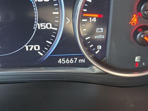Used 2023 Chevrolet Traverse High Country AWD/4WD image 26