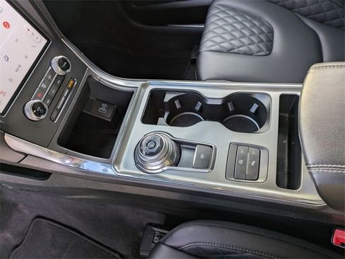 Used 2024 Ford Edge Titanium image 13