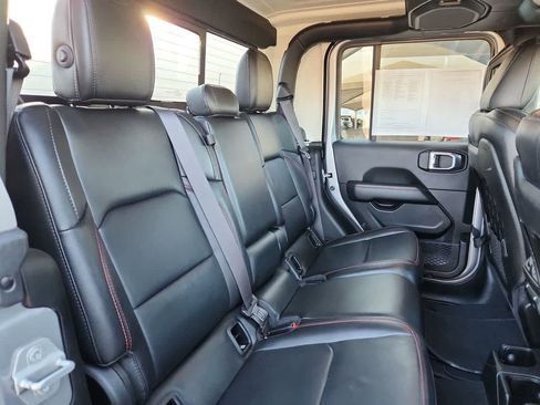 Used 2020 Jeep Gladiator Rubicon image 17
