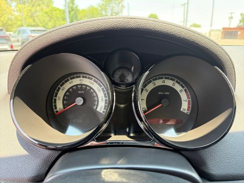 Used 2009 Saturn Sky Red Line RWD image 10