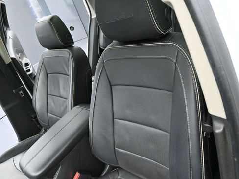 Used 2018 GMC Terrain Denali w/ Advanced Safety Package image 15