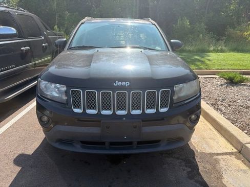 Used 2014 Jeep Compass Latitude FWD image 2