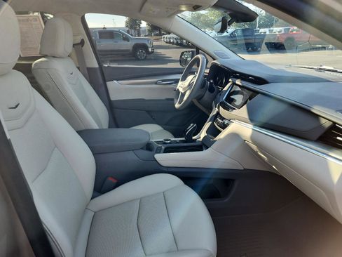 Used 2023 Cadillac XT5 Premium Luxury w/ Technology Package image 7