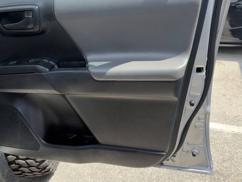 Used 2017 Toyota Tacoma SR w/ SR Convenience Package RWD image 19