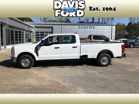 New 2026 Ford F250 XL w/ XL Chrome Package image 4