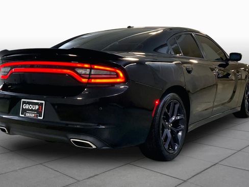 Used 2020 Dodge Charger SXT w/ Blacktop Package RWD image 12