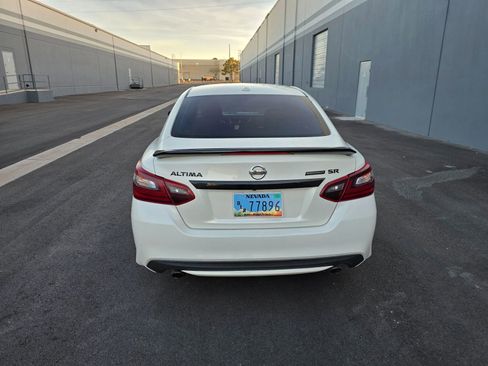 Used 2018 Nissan Altima 2.5 SR w/ SR Midnight Edition FWD image 5