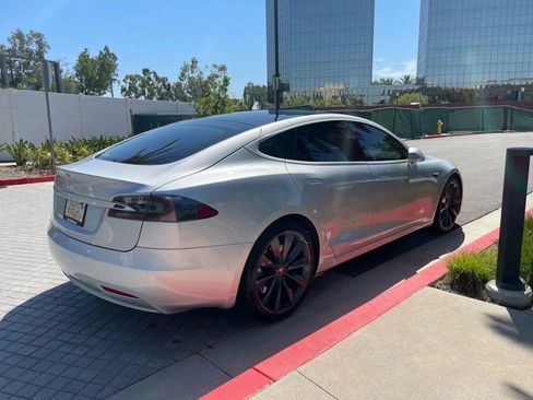 Used 2017 Tesla Model S 75 RWD image 5